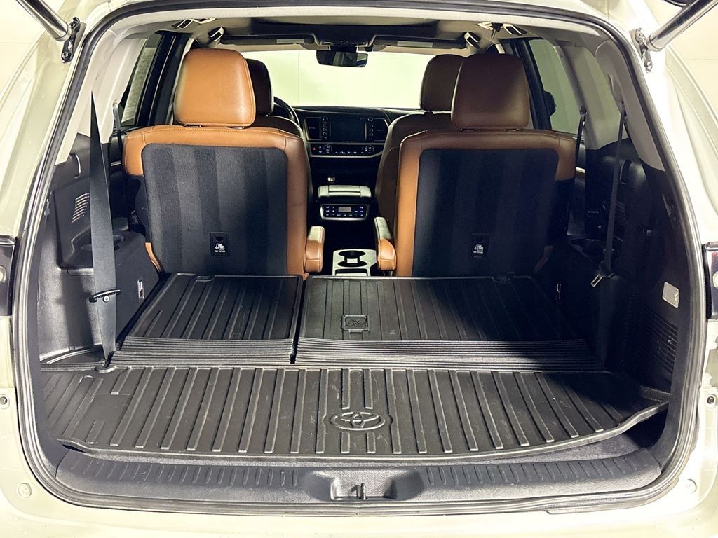2019 Toyota Highlander Limited Platinum