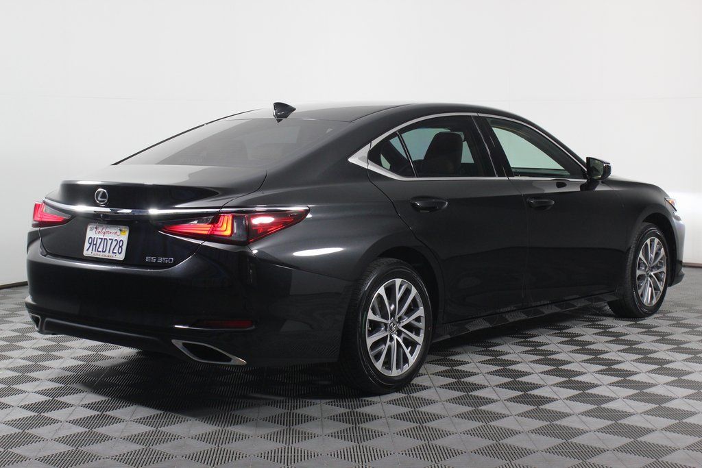 Thumbnail: 2024 Lexus ES - 4