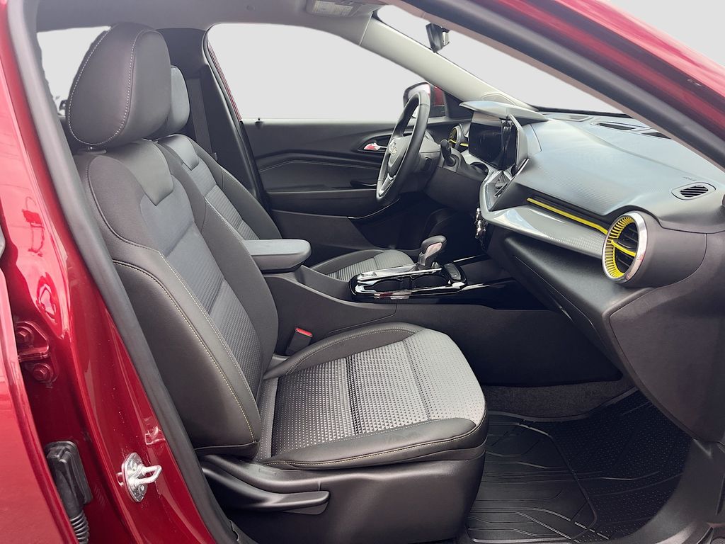 Used 2025 Red Chevrolet LT image 27