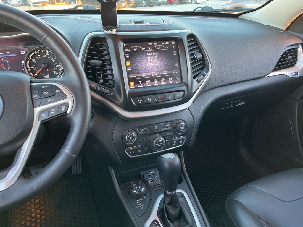 Thumbnail: 2014 Jeep Cherokee - 17