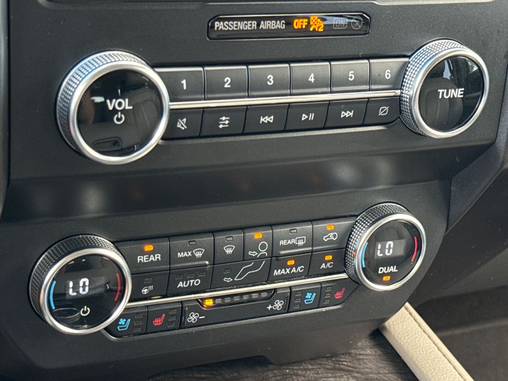 2021 Star White Metallic Tri-Coat Ford Expedition Max Limited RWD SUV