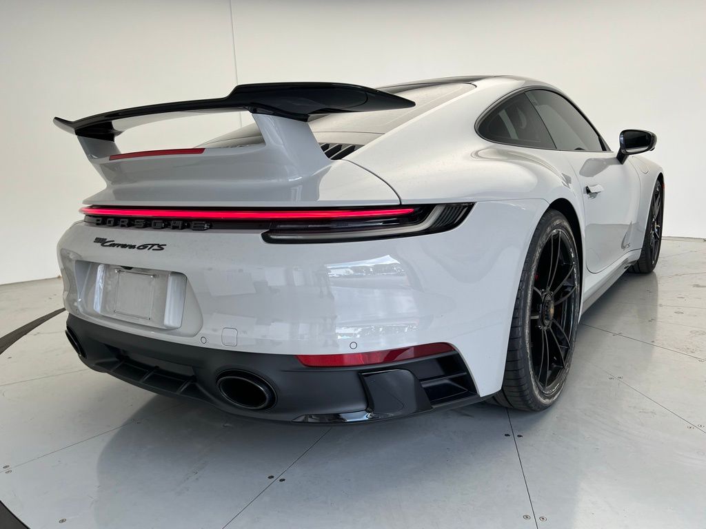 Thumbnail: 2024 Porsche 911 - 22