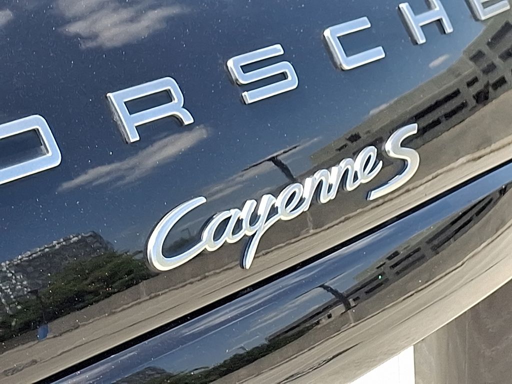 Thumbnail: 2011 Porsche Cayenne - 23