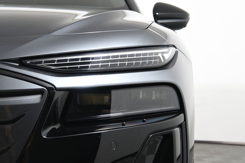 Thumbnail: 2025 Audi S6 - 10