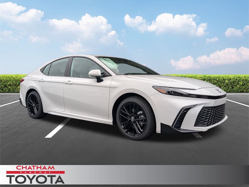 2026 Toyota Camry SE's photo