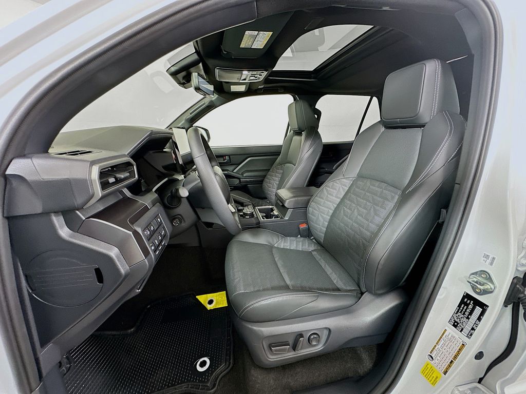 Thumbnail: 2025 Toyota 4Runner - 21