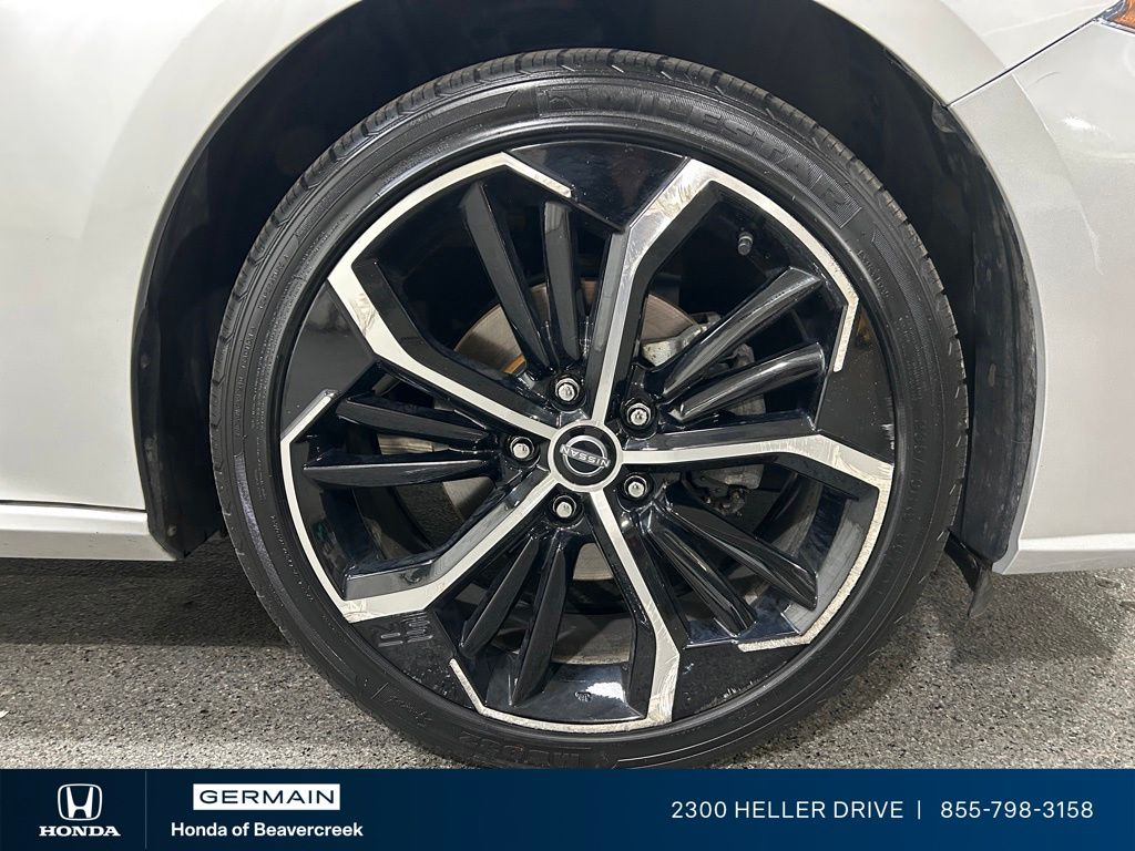 Used 2023 Silver Nissan 2.5 SR image 12