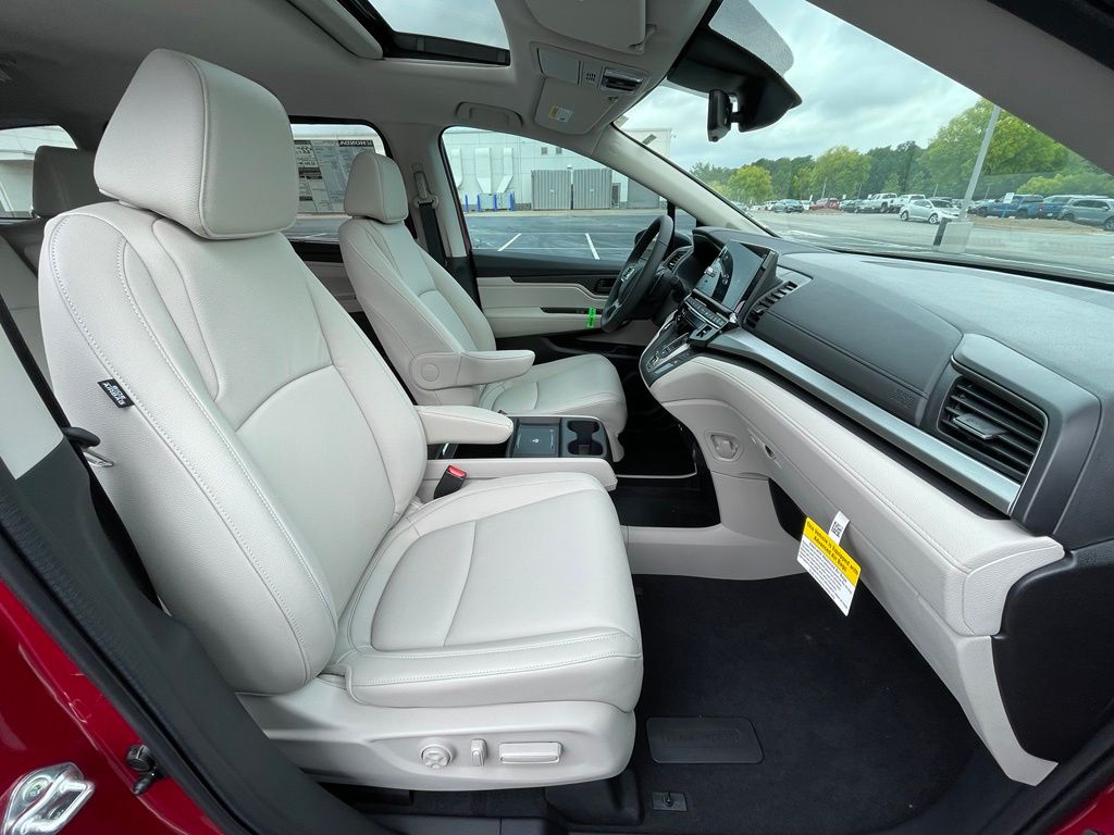 Thumbnail: 2026 Honda Odyssey - 32