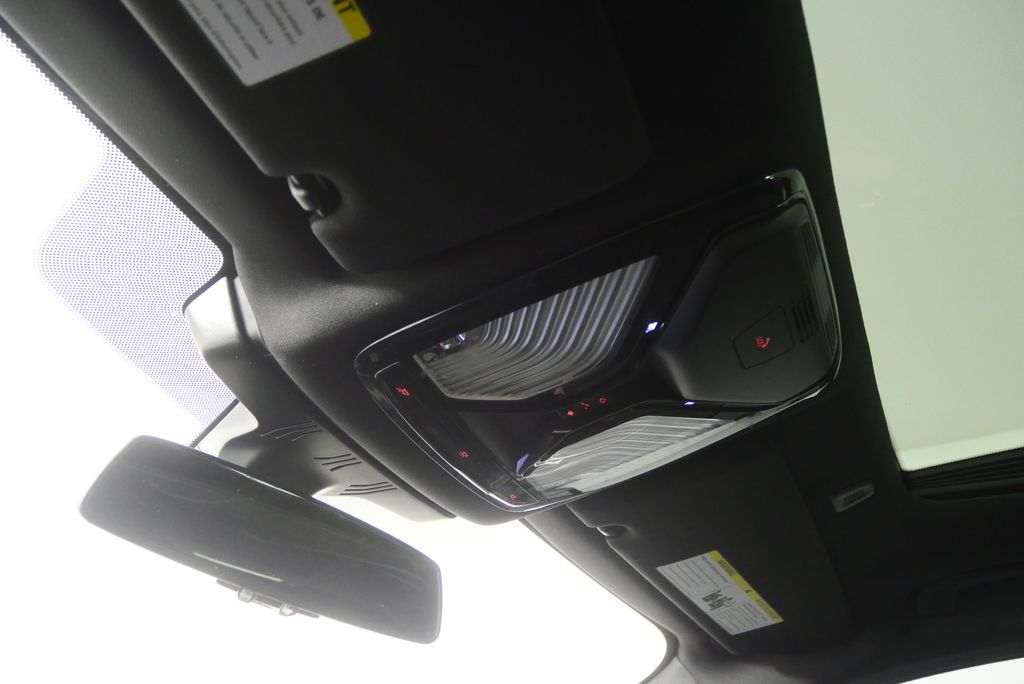 Thumbnail: 2023 BMW 5 Series - 21