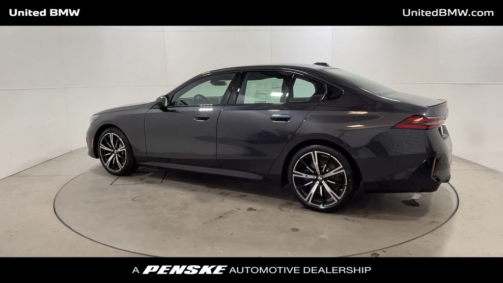 2025 BMW 5 Series 530i 6