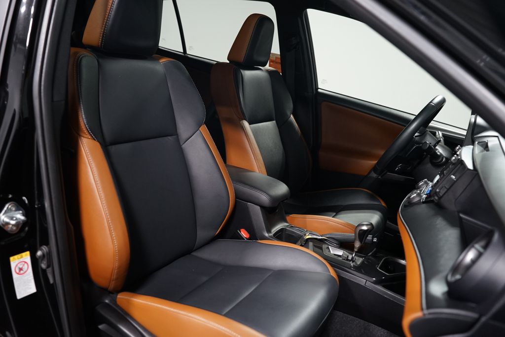 Thumbnail: 2017 Toyota RAV4 - 28