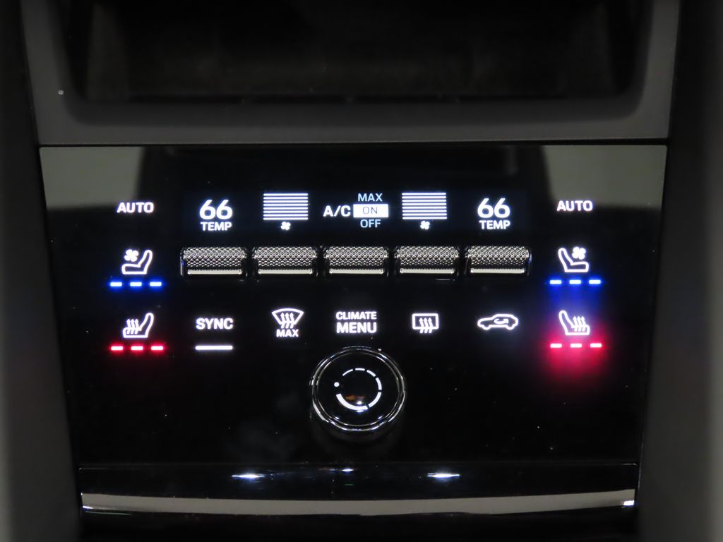 Thumbnail: 2025 Porsche Macan - 28