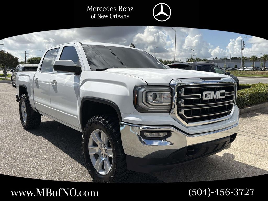 Summit White 2017 GMC Sierra 1500 SLE Crew Cab 4WD Pickup Truck Four-Wheel Drive 6-Speed Automatic Overdrive