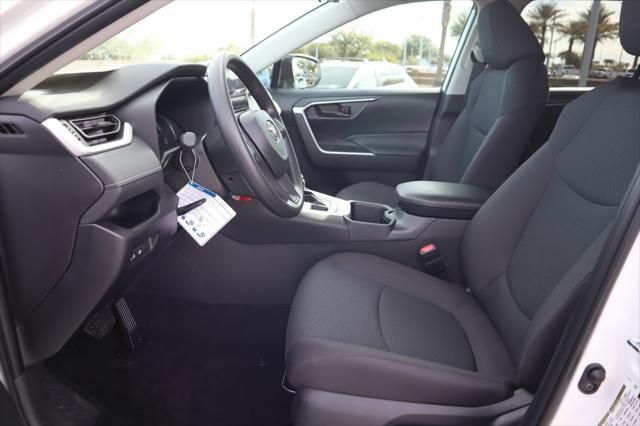 Thumbnail: 2025 Toyota RAV4 - 18