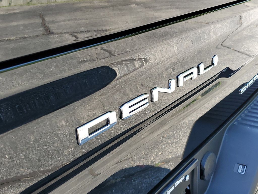 2023 GMC Sierra 1500 Denali 9