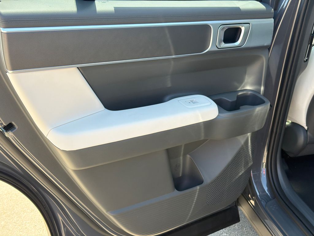 New 2027 Gray Hyundai SE image 22