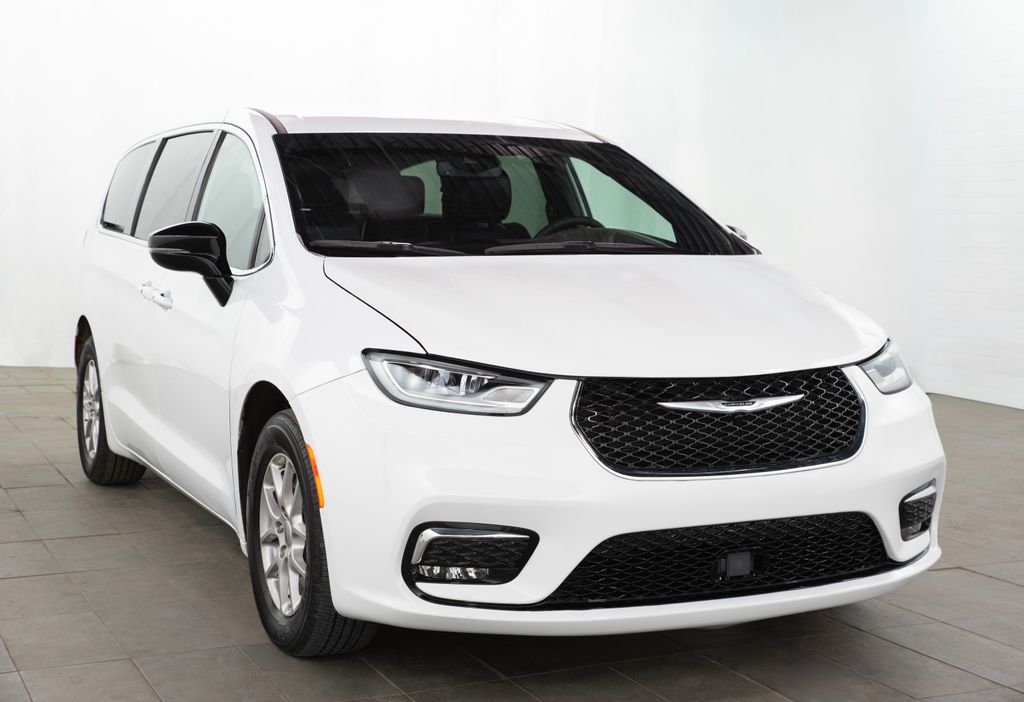 2025 Chrysler Pacifica Select FWD