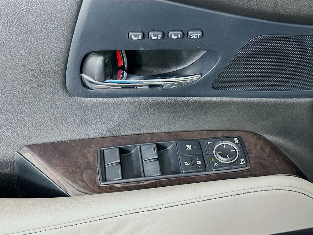 Thumbnail: 2015 Lexus RX - 18