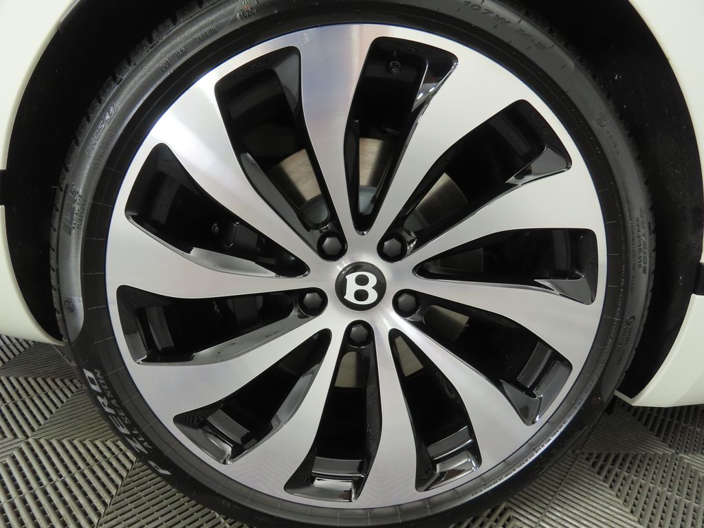 Thumbnail: 2026 Bentley Flying Spur - 32