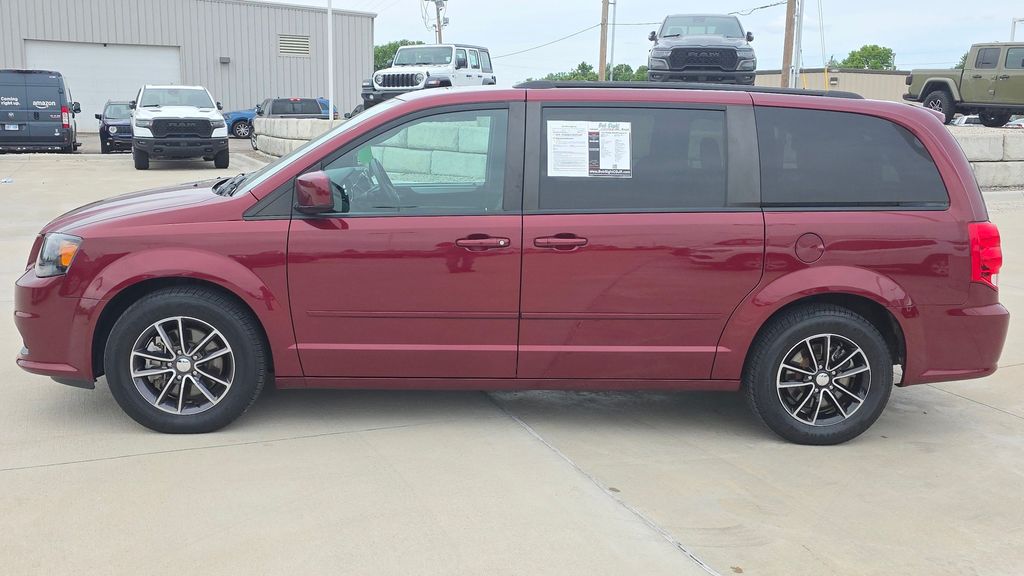Used 2017 Dodge Grand Caravan GT with VIN 2C4RDGEG2HR760717 for sale in Kansas City