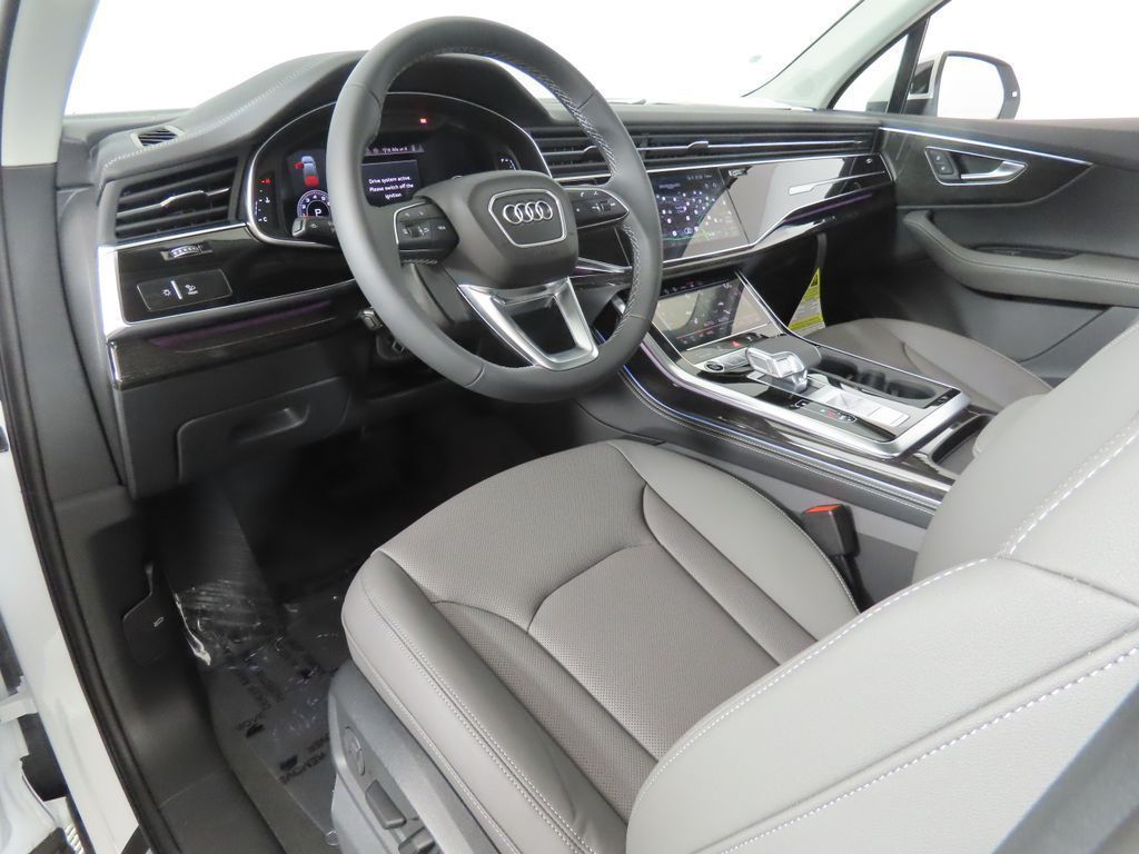 Thumbnail: 2026 Audi Q7 - 26