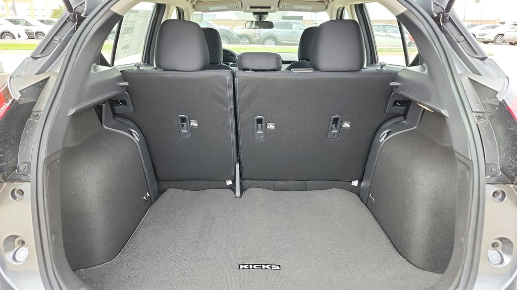 2025 Nissan Kicks Play