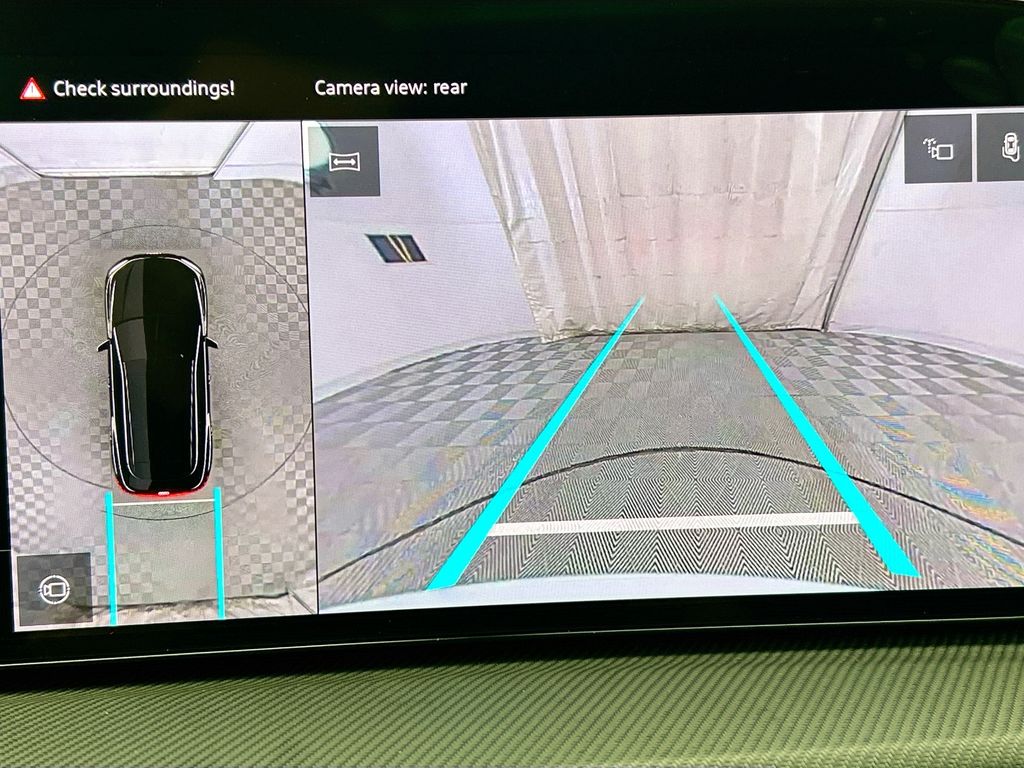 Thumbnail: 2025 Audi SQ5 - 15