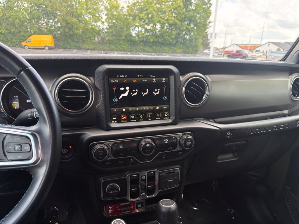 Thumbnail: 2022 Jeep Wrangler - 14