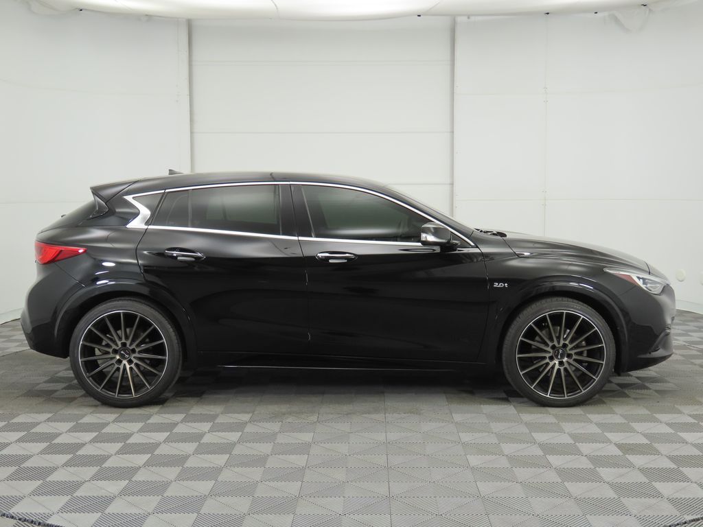 2018 INFINITI QX30 Luxury 4