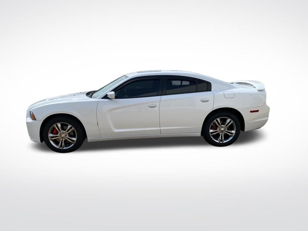 Used 2013 Off-white Dodge R/T image 4