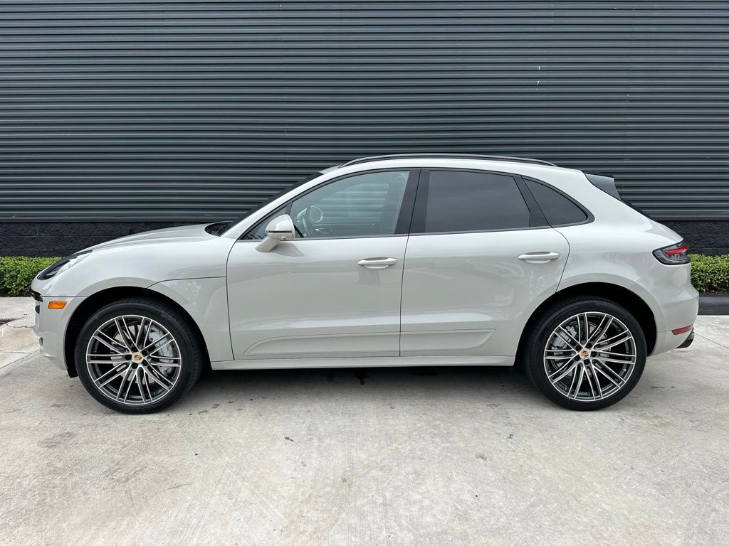 Thumbnail: 2021 Porsche Macan - 2