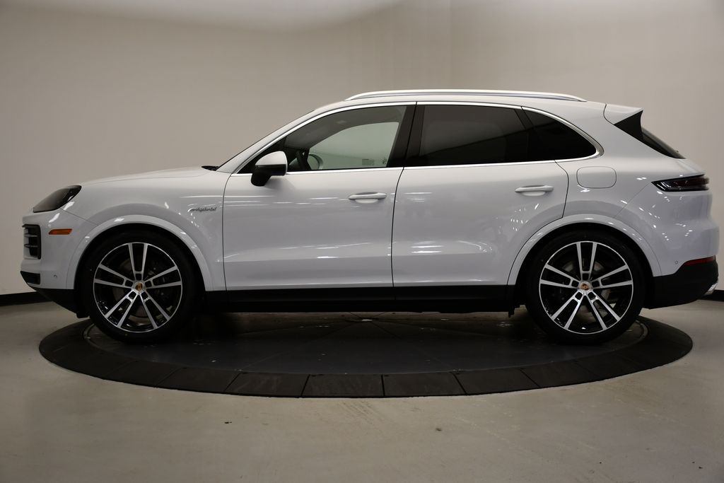 Thumbnail: 2026 Porsche Cayenne - 2