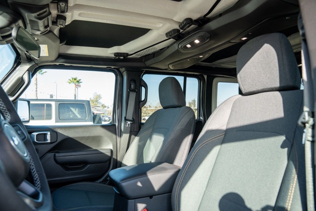 2025 Jeep Wrangler 4-Door Sport S - Photo 13