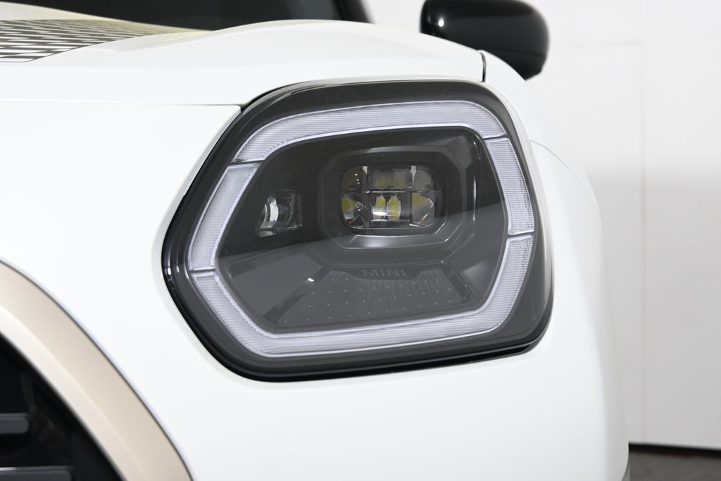 Thumbnail: 2027 MINI Cooper Countryman - 11