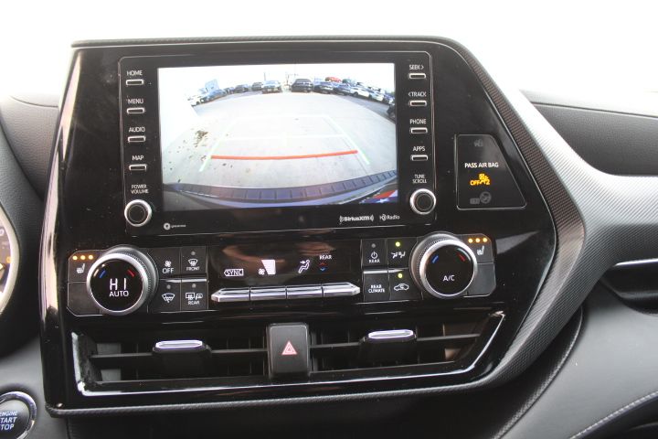 Used Car 2022 Toyota Highlander  Xse For Sale Under $35,000 In Georgetown, Texas