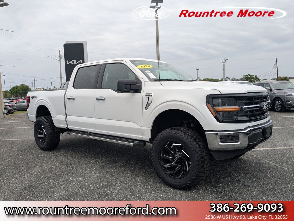 Oxford White 2024 Ford F-150 XLT SuperCrew 4WD Pickup Truck Four-Wheel Drive Automatic