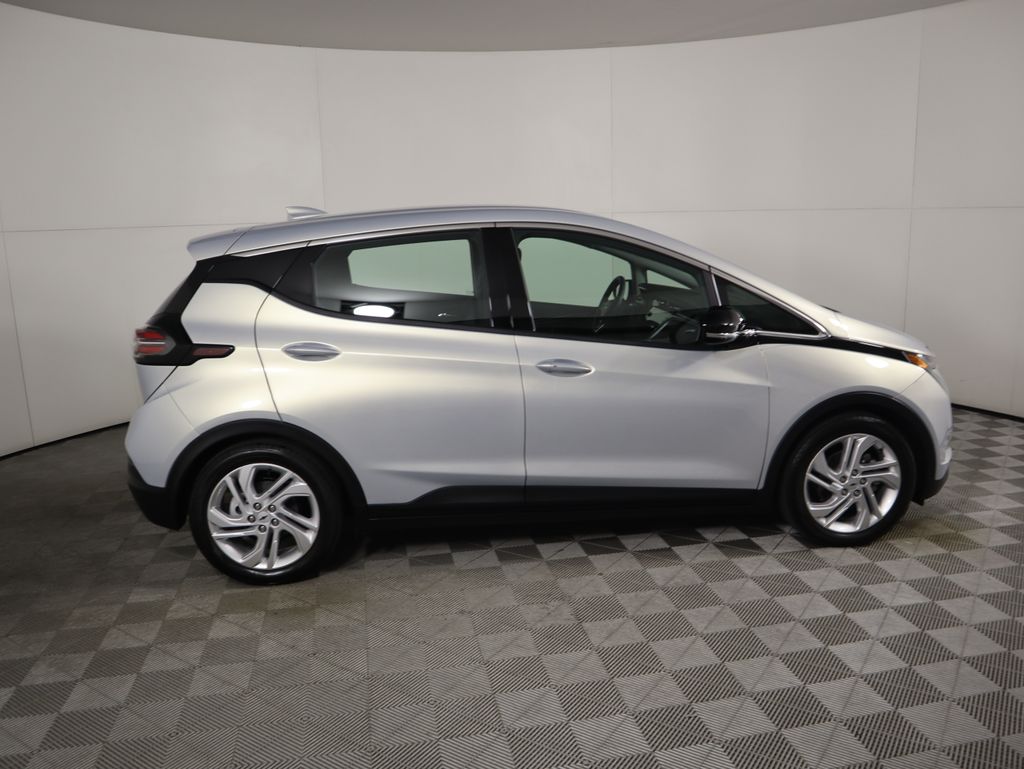 Thumbnail: 2023 Chevrolet Bolt EV - 4