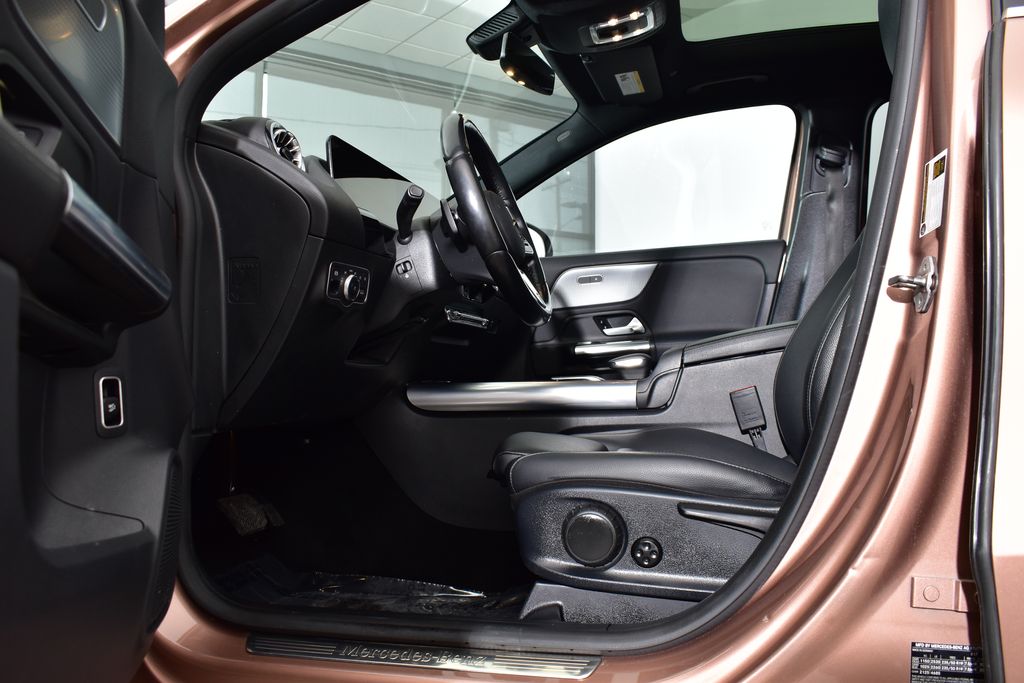 Thumbnail: 2022 Mercedes-Benz GLA - 14