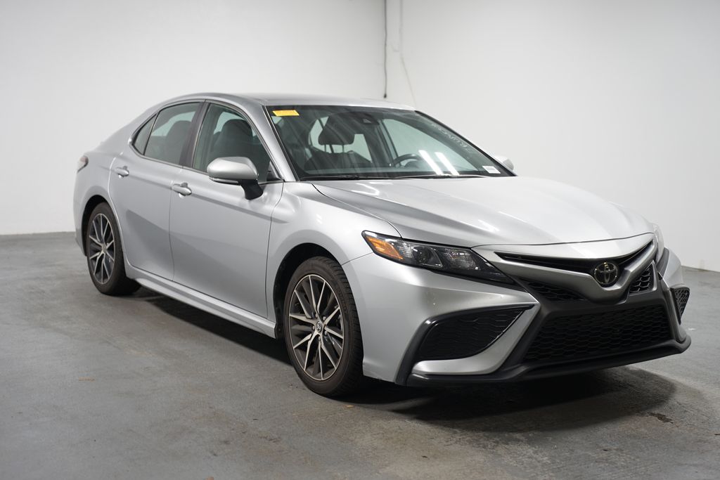 2024 Toyota Camry SE 3