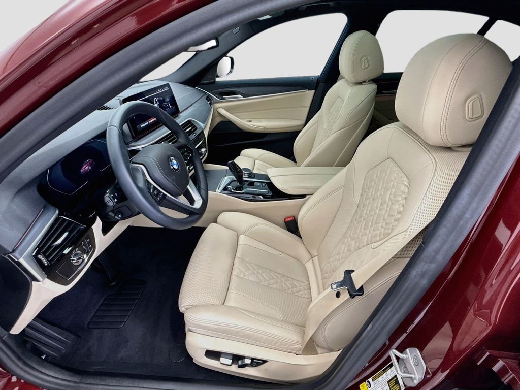 Thumbnail: 2023 BMW 5 Series - 18