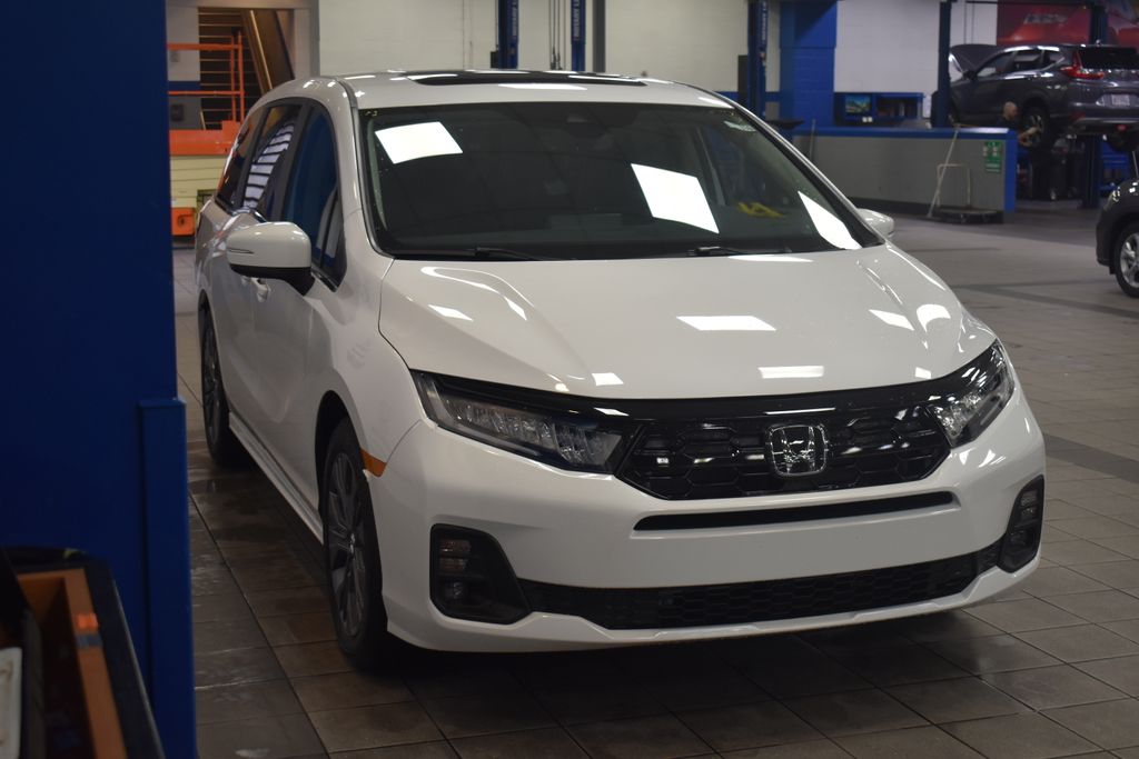 2025 Honda Odyssey Touring 3