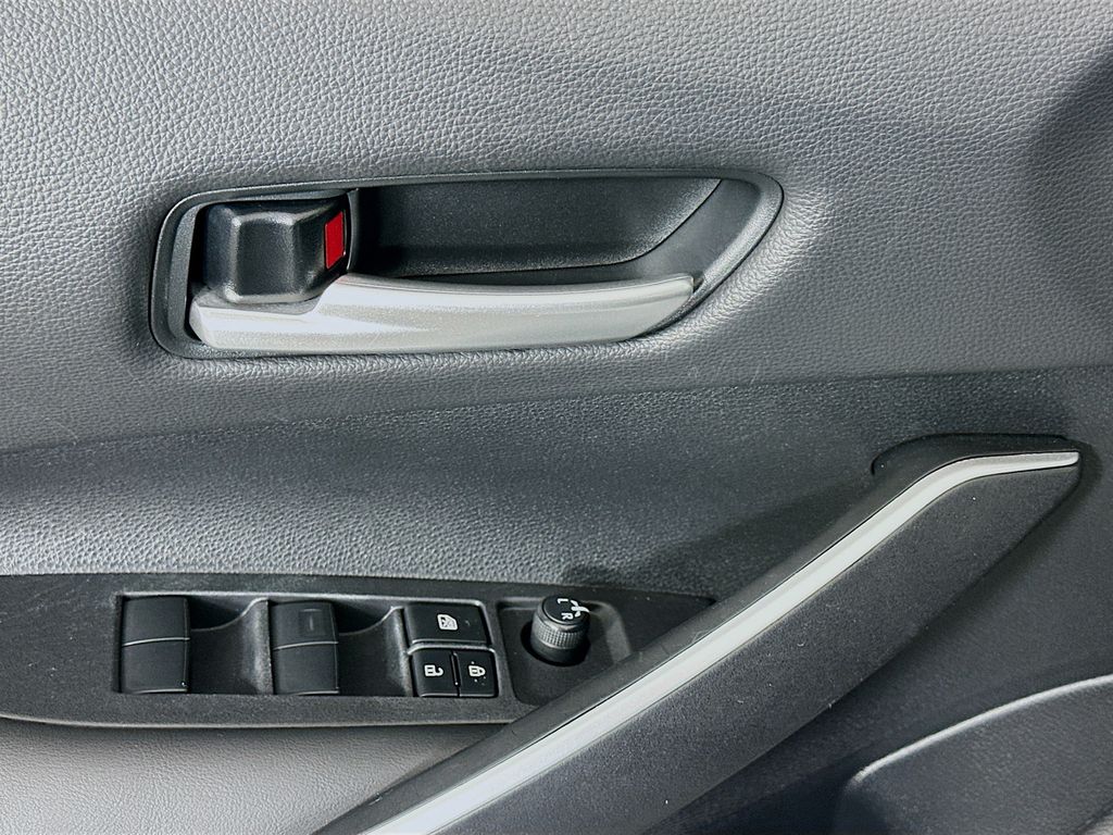 Thumbnail: 2023 Toyota Corolla - 18