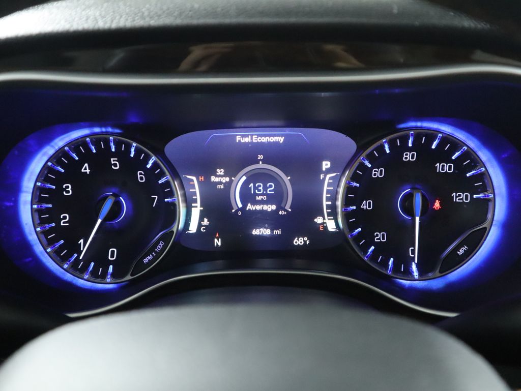 Thumbnail: 2022 Chrysler Pacifica - 32