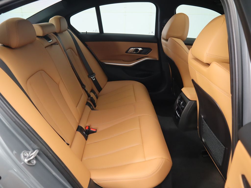 Thumbnail: 2023 BMW 3 Series - 23