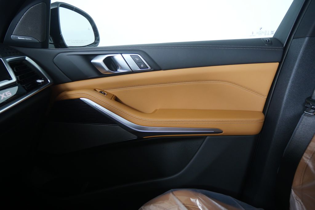 Thumbnail: 2026 BMW X5 - 23