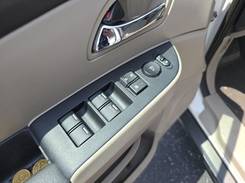 Used 2016  Honda SE image 21