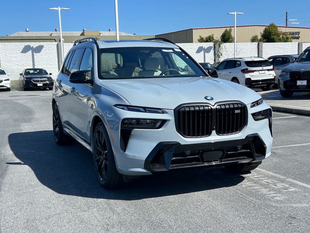 Thumbnail: 2027 BMW X7 - 7