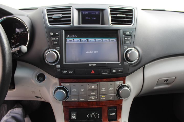 Used Car 2012 Toyota Highlander  Limited For Sale Under $10,000 In Georgetown, Texas