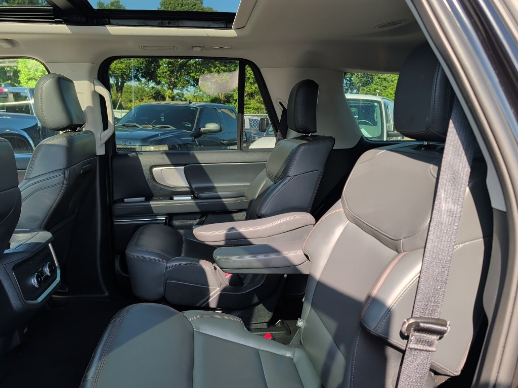 Used 2025 Black Ford Active image 9