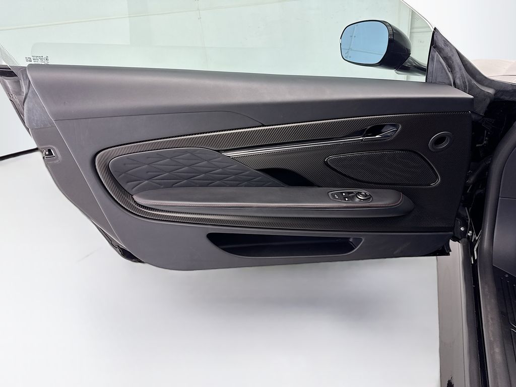 2025 Aston Martin DB12 Base - Photo 23
